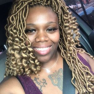 Meet your Posher, Valencia lashay